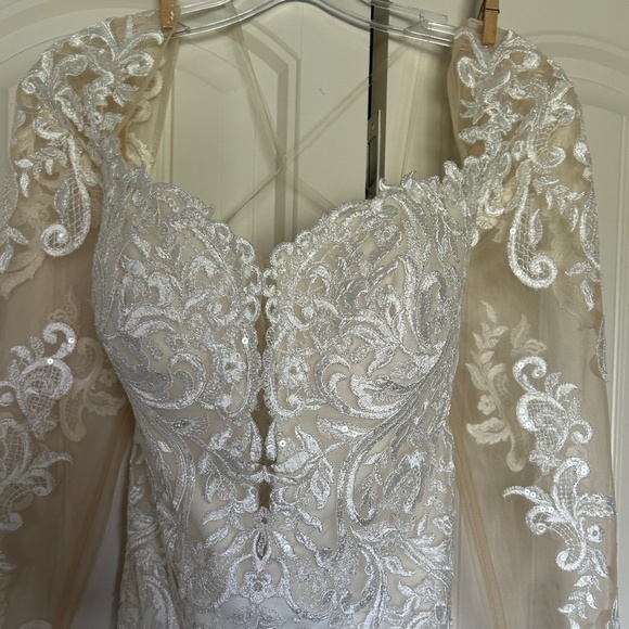 Wedding Dress - Picture 7 of 11